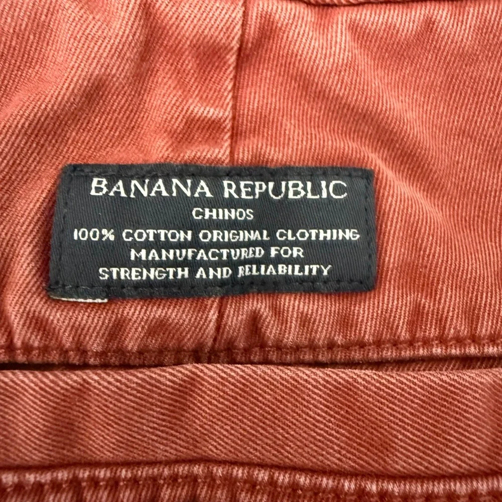 Banana Republic Gavin Chino Mens 32x32 (32x30) Coral Red Cotton Straight Pants